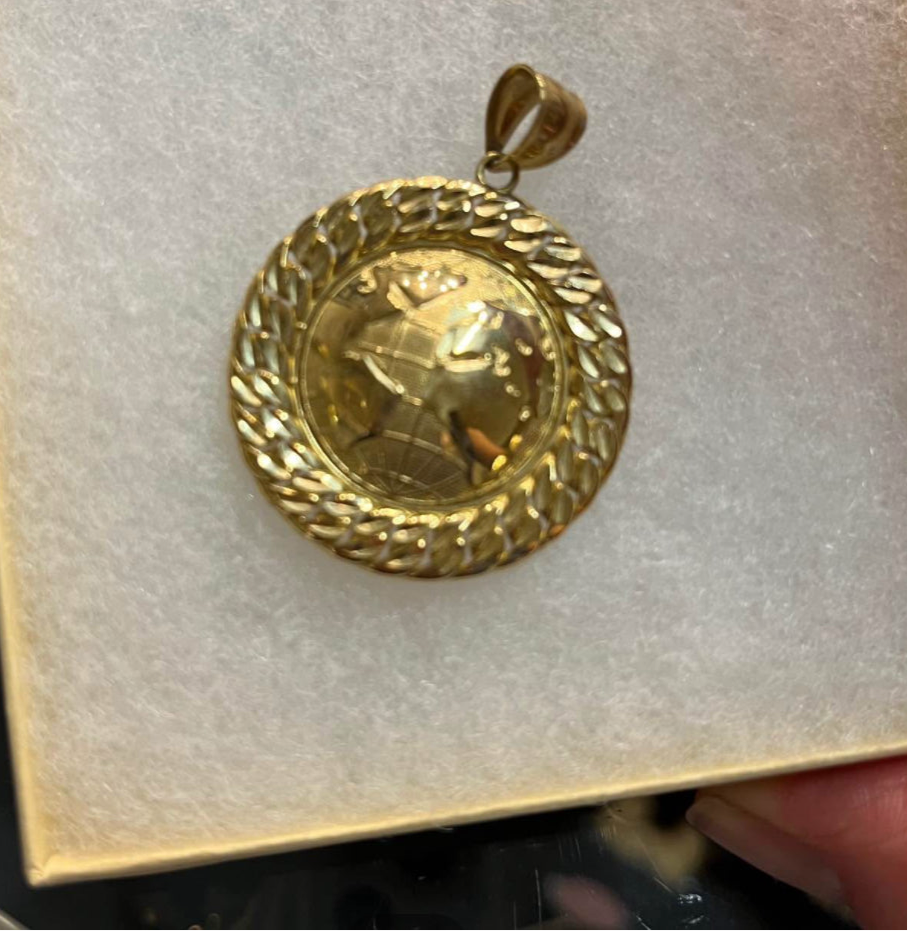 10K Gold Medallion Pendant with Cuban Link Edge